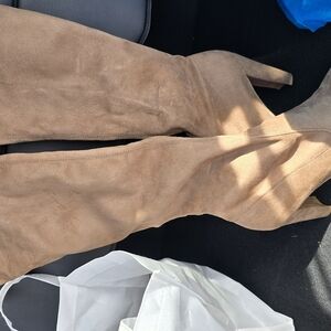 Women's Tan Suede Boots